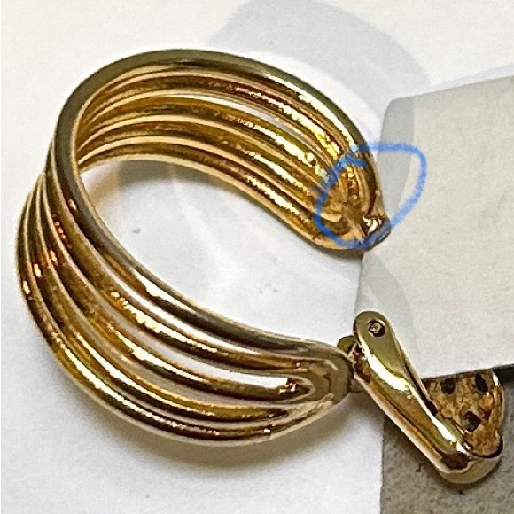 Vintage Gold Tone Unique Loop Clip-On Earrings - Picture 8 of 8